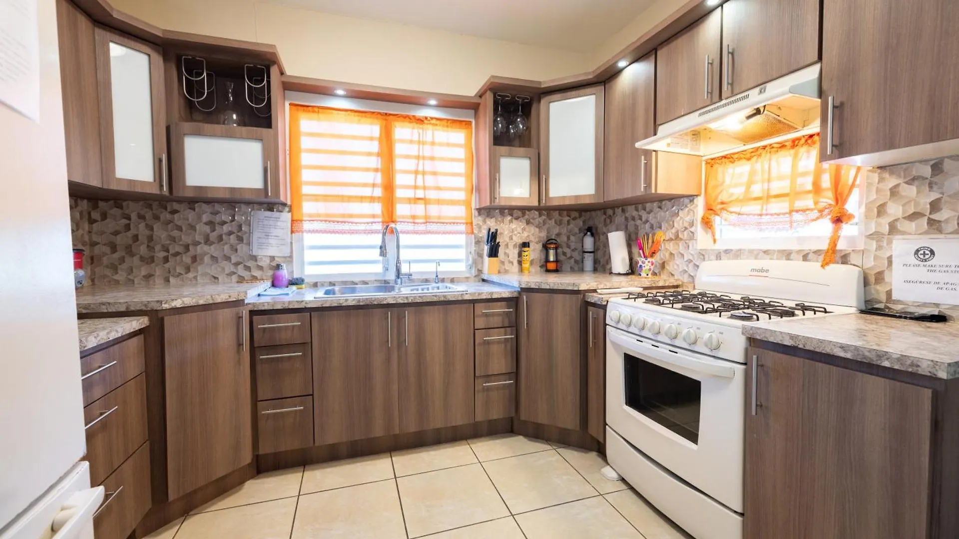 Arenales Guest House Isabela